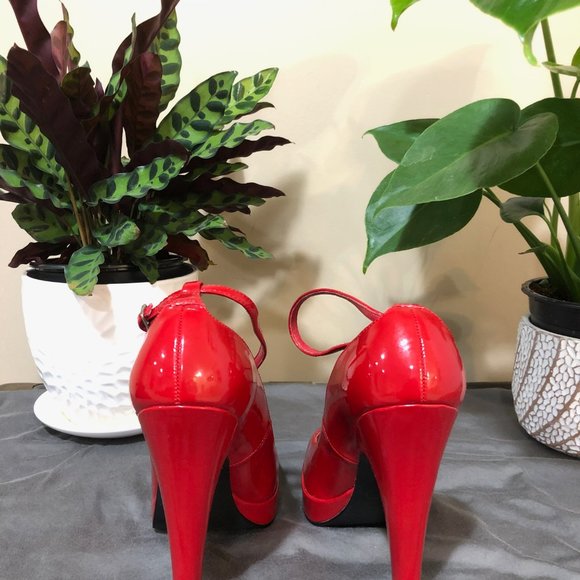 Red Patent Ankle Strap Pumps - Picture 3 of 5